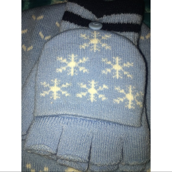 Beanie & Fingerless Gloves - Picture 3 of 3